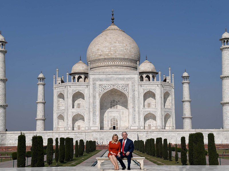 PM Netanyahu and his wife Sara at the Taj Mahal